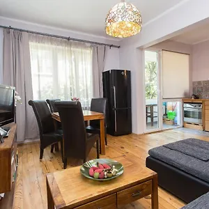 Colorful 2bdr In The Center Апартаменты