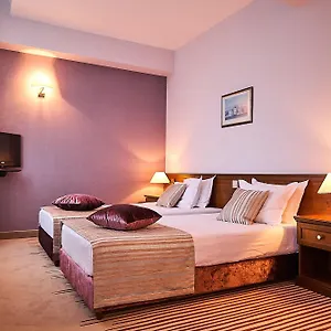 Lion Hotel